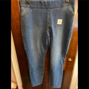 Old Navy Super Skinny Jeggings. Size 16- NWT